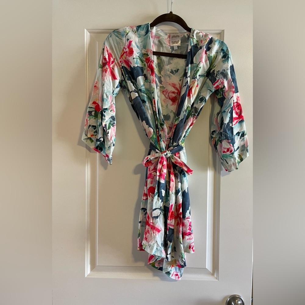 Plum Pretty Sugar Floral Wedding / Bridal Robe - Sz 11/12 or Women’s XS/S